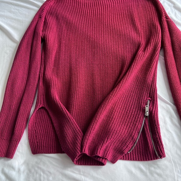 Sweater size xs - Picture 3 of 4